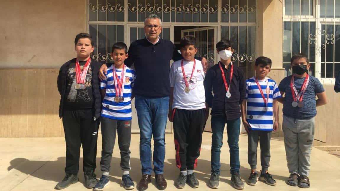 Okulumuz öğrencileri U15 Serbest Güreş Gaziantep İl Şampiyonluğu Müsabakalarında 2 Altın 3 Gümüş 2 Bronz Madalya Kazanmışlardır. 
