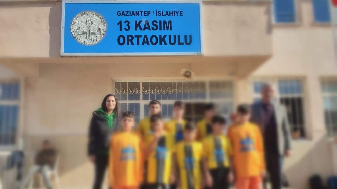 Okulumuz Öğrencileri Yıldız Erkek Futsal Takımı Grup Birincisi Oldu.